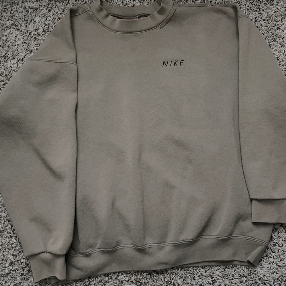 Women’s Nike pullover, size L
